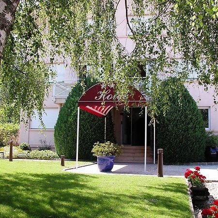 فندق لو جورا ديفون-ليه-بان، أين المظهر الخارجي الصورة